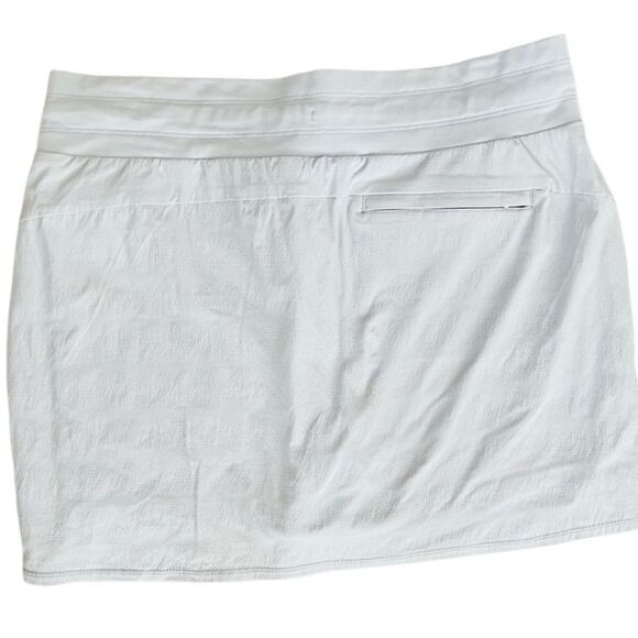 ATHLETA Trekkie North Skort, light gray, size Large - Picture 4 of 6